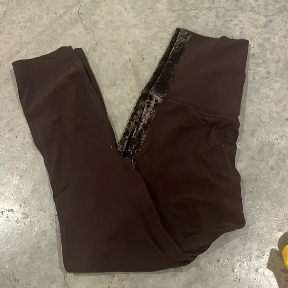 Lululemon velvet leggings a crop length